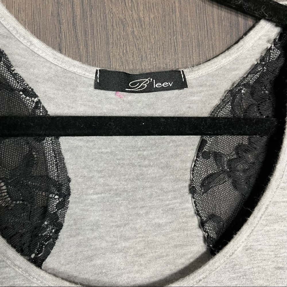 🌼3/$30🌼B'Leev Cap Lace Sleeved Flowy Grey Top Size Medium - Picture 3 of 15
